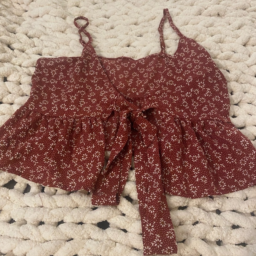 womens floral red tie in the front top